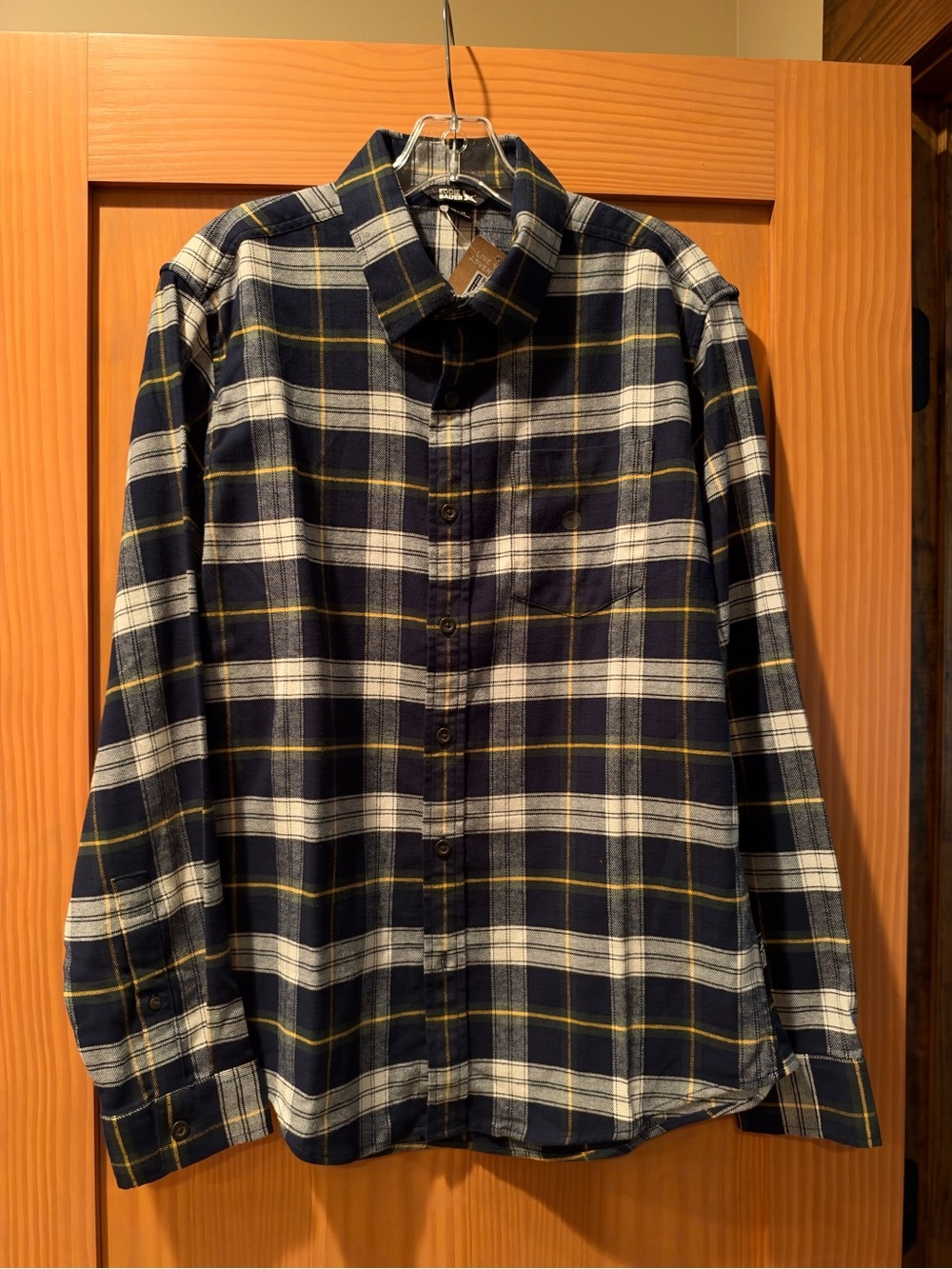 Eddie Bauer Men’s Field Flannel Flex Shirt 2.0 Navy Plaid NWT Size M